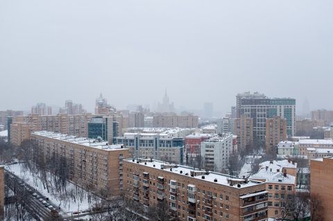 Что говорит закон об остеклении террас в новостройках Москвы