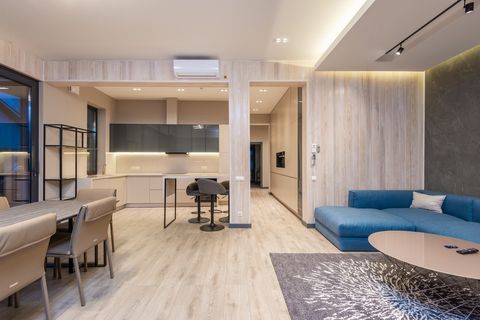 Почему выбор подрядчика HVAC критичен для квартир с высокими потолками и панорамным