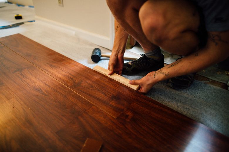 Звукоизоляция пола: плавающая стяжка и подложки под паркет